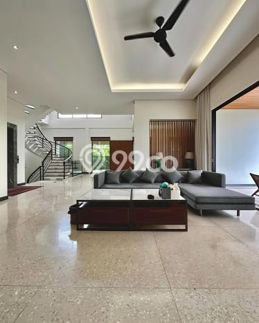 Siap Huni Hunian Elit 5 Kamar di Kebayoran Baru Dekat ke Mana Saja Siap Huni Hunian Elit 5 Kamar di Kebayoran Baru Dekat ke Mana Saja