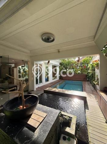 Hunian Elit LB 470m2 Siap Huni Desain Elegan di Bintaro, Tangerang Selatan Hunian Elit LB 470m2 Siap Huni Desain Elegan di Bintaro, Tangerang Selatan