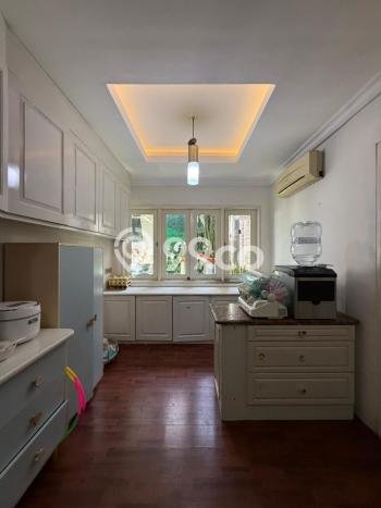 Hunian Elit LB 470m2 Siap Huni Desain Elegan di Bintaro, Tangerang Selatan Hunian Elit LB 470m2 Siap Huni Desain Elegan di Bintaro, Tangerang Selatan