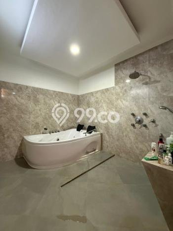 Hunian Elit LB 470m2 Siap Huni Desain Elegan di Bintaro, Tangerang Selatan Hunian Elit LB 470m2 Siap Huni Desain Elegan di Bintaro, Tangerang Selatan