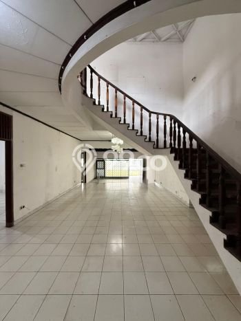 Siap Huni Hunian Elit 4 Kamar di Kebayoran Baru Dekat ke Mana Pun Siap Huni Hunian Elit 4 Kamar di Kebayoran Baru Dekat ke Mana Pun