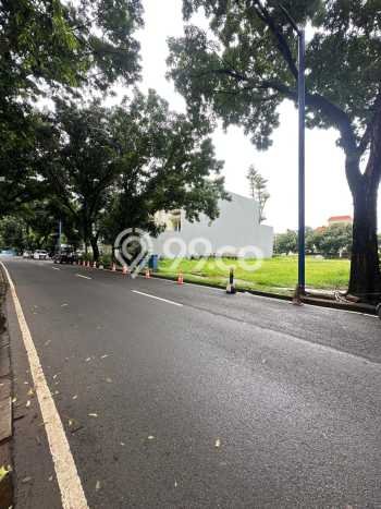 Tanah Dijual Lokasi Strategis di Jakarta Selatan dengan Luas 714m2 Tanah Dijual Lokasi Strategis di Jakarta Selatan dengan Luas 714m2