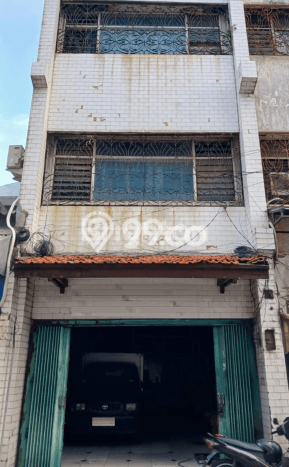 Ruko Dijual di Surabaya LT 127m2 & LB 315m2 Lokasi Terbaik! Ruko Dijual di Surabaya LT 127m2 & LB 315m2 Lokasi Terbaik!