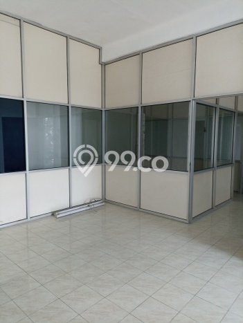 Ruko disewakan lokasi strategis Wonocolo Surabaya 420m2 Ruko disewakan lokasi strategis Wonocolo Surabaya 420m2