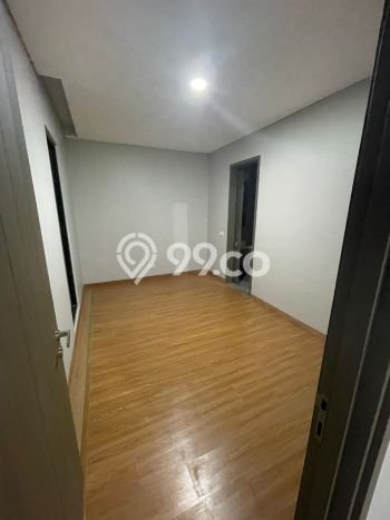 Rumah Strategis kawasan BSD Green Wich, 4 KT, Lingkungan Tenang, Luas 180m² LB 150m² Rumah Strategis kawasan BSD Green Wich, 4 KT, Lingkungan Tenang, Luas 180m² LB 150m²