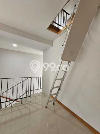 Rumah Strategis kawasan BSD Green Wich, 4 KT, Lingkungan Tenang, Luas 180m² LB 150m² Rumah Strategis kawasan BSD Green Wich, 4 KT, Lingkungan Tenang, Luas 180m² LB 150m²