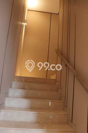 Rumah 5 KT 5 KM LT 276m², Luas Bangunan 441m² di BSD, Tangerang Rumah 5 KT 5 KM LT 276m², Luas Bangunan 441m² di BSD, Tangerang