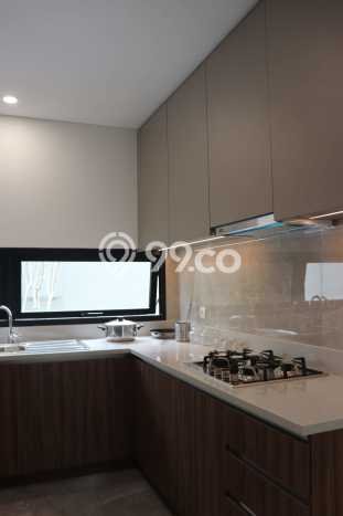 Rumah 5 KT 5 KM LT 276m², Luas Bangunan 441m² di BSD, Tangerang Rumah 5 KT 5 KM LT 276m², Luas Bangunan 441m² di BSD, Tangerang