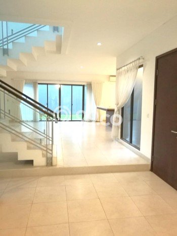 Hunian Elit LB 300m2 Siap Pakai Desain Elegan di BSD Vermont, Tangerang Hunian Elit LB 300m2 Siap Pakai Desain Elegan di BSD Vermont, Tangerang