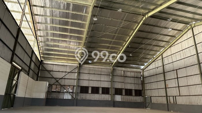 Disewakan Gudang di Kawasan Ramai Ciangsana Luas 2000m2 Disewakan Gudang di Kawasan Ramai Ciangsana Luas 2000m2