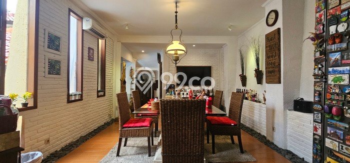 Jual Rumah Mewah Elegan Dengan View Cantik di Bintaro, Tangerang Selatan Jual Rumah Mewah Elegan Dengan View Cantik di Bintaro, Tangerang Selatan