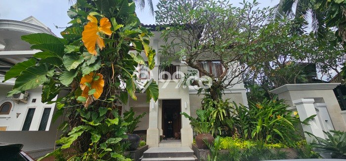 Jual Rumah Mewah Elegan Dengan View Cantik di Bintaro, Tangerang Selatan Jual Rumah Mewah Elegan Dengan View Cantik di Bintaro, Tangerang Selatan