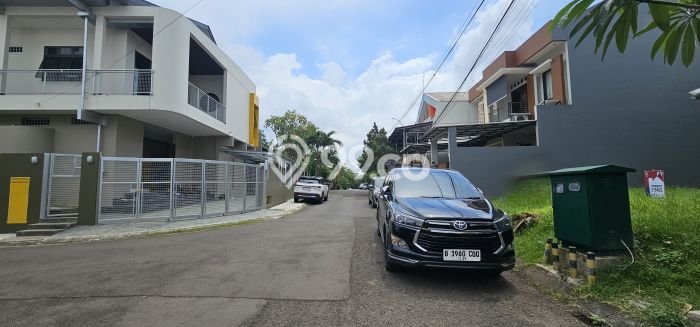 Tanah Komersial Dijual di BSD Tangerang Selatan 200m2 Tanah Komersial Dijual di BSD Tangerang Selatan 200m2