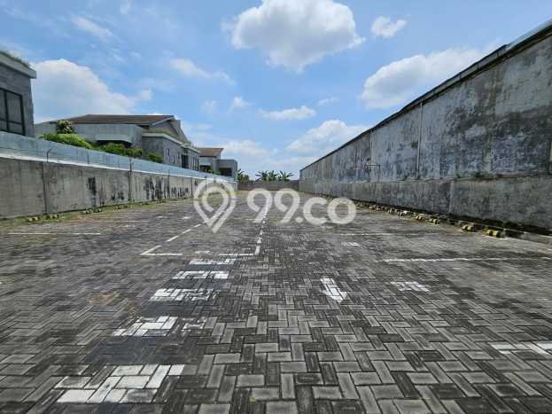 Unit Komersial disewakan di Colomadu Karanganyar dengan LT 2430m2 / LB 762m2 Unit Komersial disewakan di Colomadu Karanganyar dengan LT 2430m2 / LB 762m2