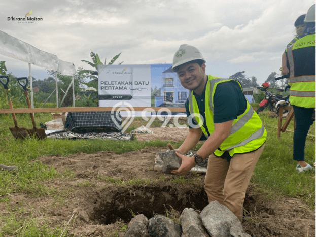 Rumah Mewah Baru Elegan Dekat Maguwoharjo Sleman Rumah Mewah Baru Elegan Dekat Maguwoharjo Sleman