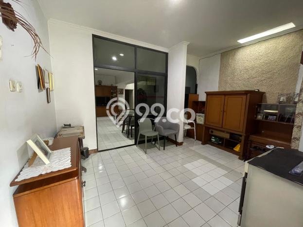 Jual Rumah Luas Megah Dengan View Cantik di Puri Indah, Jakarta Barat Jual Rumah Luas Megah Dengan View Cantik di Puri Indah, Jakarta Barat
