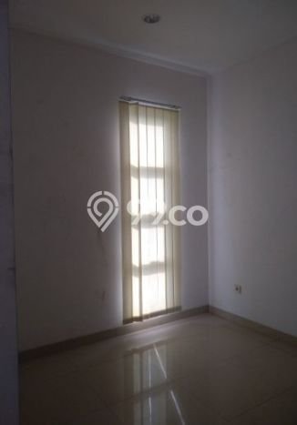 Disewakan! Rumah 3 Kamar Tidur &
3 Kamar Mandi di Green Lake City, Jakarta Barat Disewakan! Rumah 3 Kamar Tidur &
3 Kamar Mandi di Green Lake City, Jakarta Barat