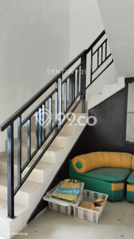Rumah Elit Modern Tanpa Renovasi di Gatot Subroto Bandung Rumah Elit Modern Tanpa Renovasi di Gatot Subroto Bandung