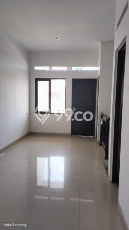Rumah Elit Modern Tanpa Renovasi di Gatot Subroto Bandung Rumah Elit Modern Tanpa Renovasi di Gatot Subroto Bandung