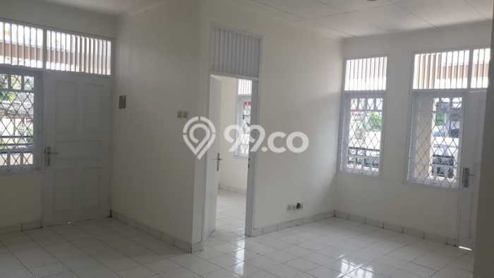 Rumah Luas Asri 3 KT Siap Pakai di Villa Melati Mas Tangerang Selatan Rumah Luas Asri 3 KT Siap Pakai di Villa Melati Mas Tangerang Selatan
