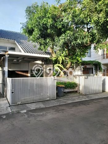 Rumah Elit Modern Tanpa Renovasi di BSD Nusaloka Tangerang Rumah Elit Modern Tanpa Renovasi di BSD Nusaloka Tangerang
