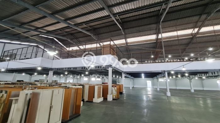 Unit Gudang Dijual di Jakarta Utara LT 4640m2 & LB 4668m2 Unit Gudang Dijual di Jakarta Utara LT 4640m2 & LB 4668m2