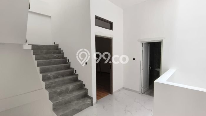 Rumah Elit LB 240m2 Siap Huni Desain Elegan di Kalideres, Jakarta Barat Rumah Elit LB 240m2 Siap Huni Desain Elegan di Kalideres, Jakarta Barat