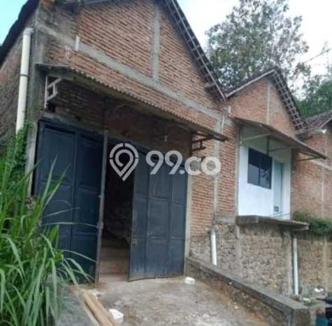 SPECIAL OFFER! Rumah Asri area Karangrejo, LT 234m2m² LB 234m2m² SPECIAL OFFER! Rumah Asri area Karangrejo, LT 234m2m² LB 234m2m²