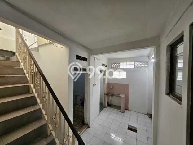 Rumah Strategis Minimalis Lb 232m2 di Semarang Timur, Semarang Rumah Strategis Minimalis Lb 232m2 di Semarang Timur, Semarang