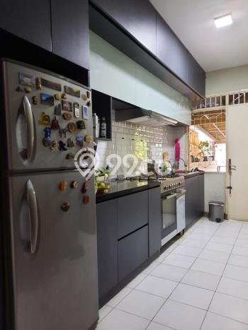 Rumah Lokasi Strategis di Bintaro, Tangerang Selatan, Luas 151m² LB 200m² Rumah Lokasi Strategis di Bintaro, Tangerang Selatan, Luas 151m² LB 200m²