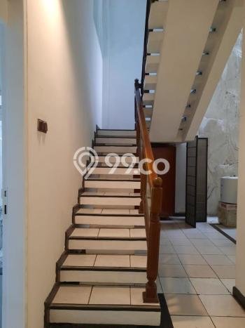 Rumah Elit Modern Tanpa Renovasi di Pondok Indah Jakarta Selatan Rumah Elit Modern Tanpa Renovasi di Pondok Indah Jakarta Selatan