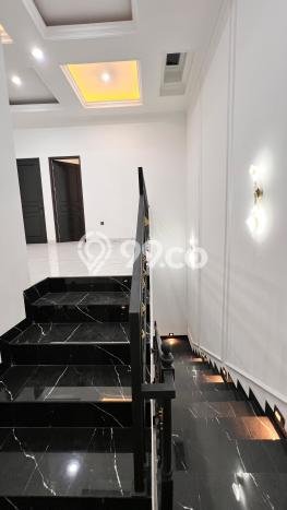 Hunian Elit LB 255m2 Siap Huni Desain Elegan di BSD Nusaloka, Tangerang Hunian Elit LB 255m2 Siap Huni Desain Elegan di BSD Nusaloka, Tangerang