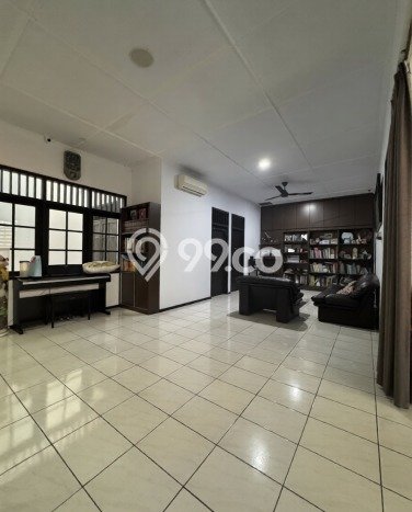 Dijual Rumah Luas Elegan Dengan View Cantik di Jelambar, Jakarta Barat Dijual Rumah Luas Elegan Dengan View Cantik di Jelambar, Jakarta Barat