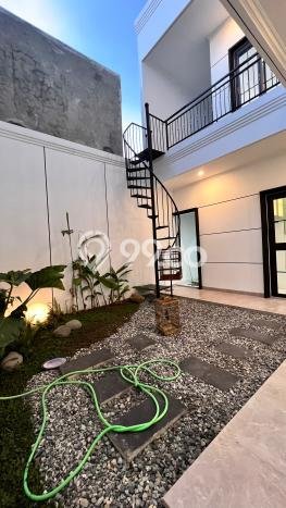 Hunian Elit LB 255m2 Siap Huni Desain Elegan di BSD Nusaloka, Tangerang Hunian Elit LB 255m2 Siap Huni Desain Elegan di BSD Nusaloka, Tangerang