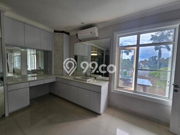 Rumah Terawat 8 KT 4 KM di Lippo Karawaci, Tangerang Rumah Terawat 8 KT 4 KM di Lippo Karawaci, Tangerang