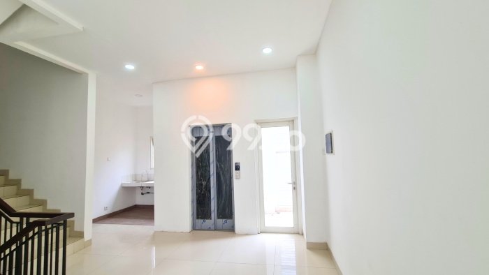 Jual Ruko di , Luas 855m2m², Kawasan Komersial, Akses Mudah Jual Ruko di , Luas 855m2m², Kawasan Komersial, Akses Mudah