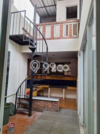 Rumah Modern 3 KT LT 180m2 di Serpong Regency Melati Mas Rumah Modern 3 KT LT 180m2 di Serpong Regency Melati Mas