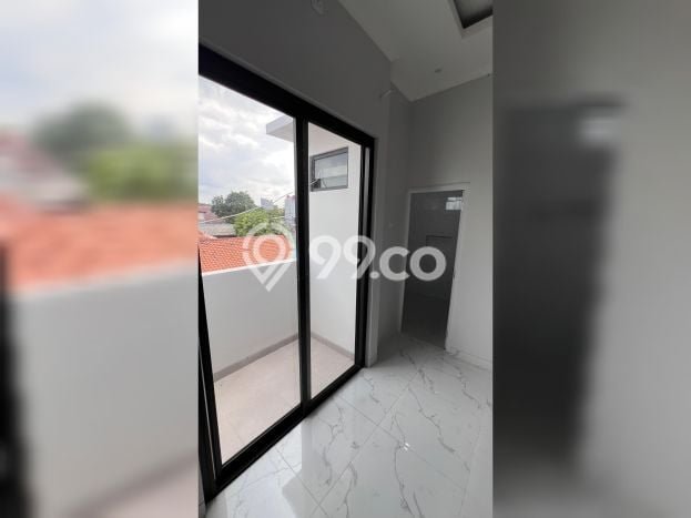 Rumah Modern Cantik 3 KT Siap Huni di Matraman Rumah Modern Cantik 3 KT Siap Huni di Matraman
