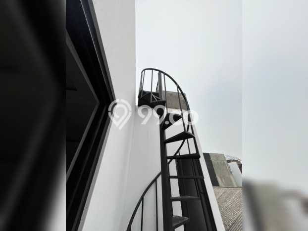 Dijual Hunian Rumah Terawat 3 KT di Cibubur, Depok Dijual Hunian Rumah Terawat 3 KT di Cibubur, Depok