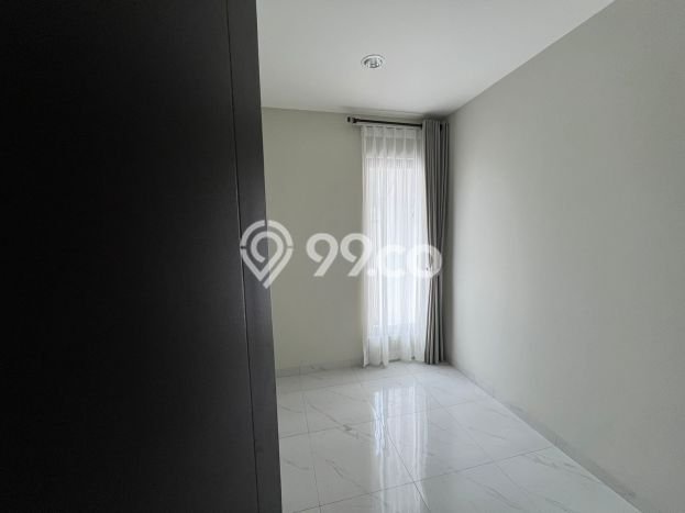 Rumah Luas Asri 3 KT Siap Huni di Meruya Jakarta Barat Rumah Luas Asri 3 KT Siap Huni di Meruya Jakarta Barat