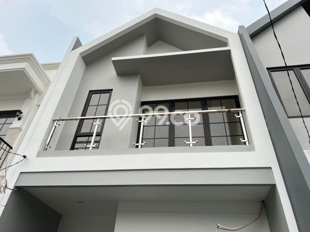 Rumah Luas Asri 3 KT Siap Pakai di Meruya Jakarta Barat Rumah Luas Asri 3 KT Siap Pakai di Meruya Jakarta Barat