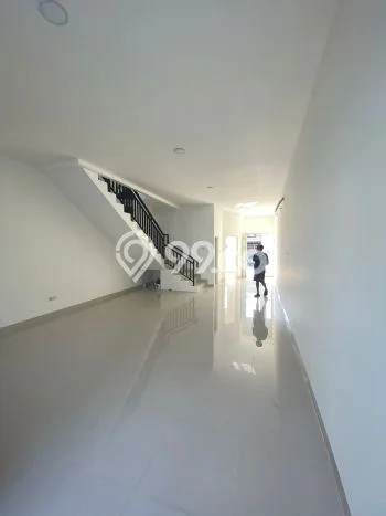Dijual Rumah Eksklusif 3 KT di Meruya, Jakarta Barat Dijual Rumah Eksklusif 3 KT di Meruya, Jakarta Barat