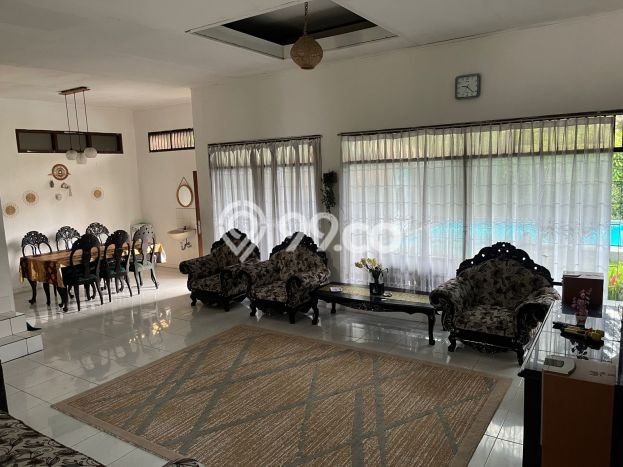 Vila Kawasan Cisarua, Luas 1065m2m², Akses ke transportasi publik Vila Kawasan Cisarua, Luas 1065m2m², Akses ke transportasi publik