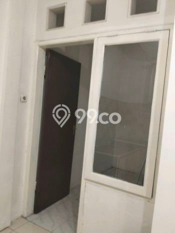 Dijual Hunian Rumah Terawat 5 Kamar di Cibubur, Depok Dijual Hunian Rumah Terawat 5 Kamar di Cibubur, Depok