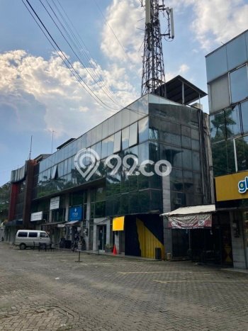 Unit Ruko Dijual di Jakarta Selatan LT 110m2 & LB 330m2 Unit Ruko Dijual di Jakarta Selatan LT 110m2 & LB 330m2