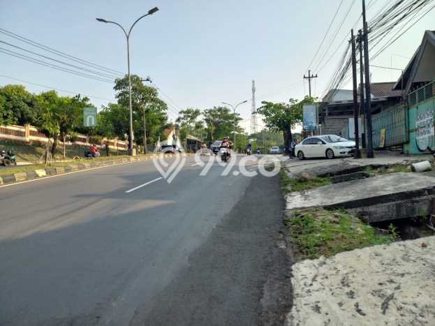 Gudang Strategis di Ngaliyan, Luas 2912m², Kawasan Komersial, Lokasi Ramai Gudang Strategis di Ngaliyan, Luas 2912m², Kawasan Komersial, Lokasi Ramai