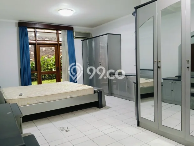 Disewakan! Rumah 5 Kamar Tidur &
4 Kamar Mandi di Cibogo, Bandung Disewakan! Rumah 5 Kamar Tidur &
4 Kamar Mandi di Cibogo, Bandung
