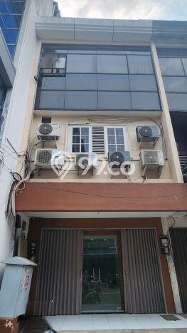 Dijual! Ruko di Roxy Jakarta Pusat LT 75m2 / LB 300m2 Kawasan Strategis Dijual! Ruko di Roxy Jakarta Pusat LT 75m2 / LB 300m2 Kawasan Strategis