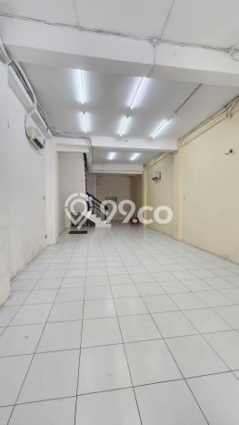 Dijual! Ruko di Roxy Jakarta Pusat LT 75m2 / LB 300m2 Kawasan Strategis Dijual! Ruko di Roxy Jakarta Pusat LT 75m2 / LB 300m2 Kawasan Strategis