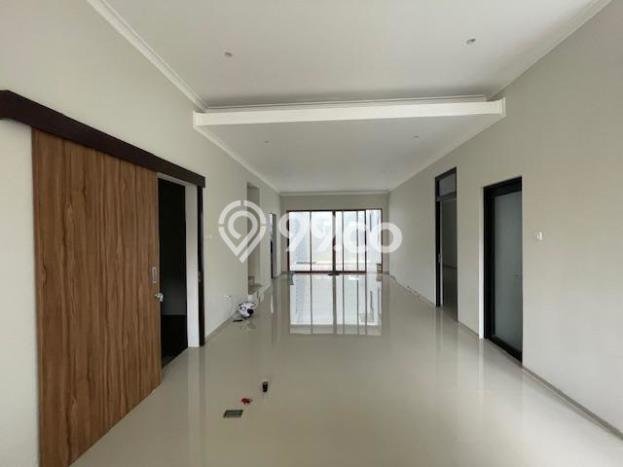For Sale! Luxury House LT 200m2 Desain Elegan di Cibubur For Sale! Luxury House LT 200m2 Desain Elegan di Cibubur